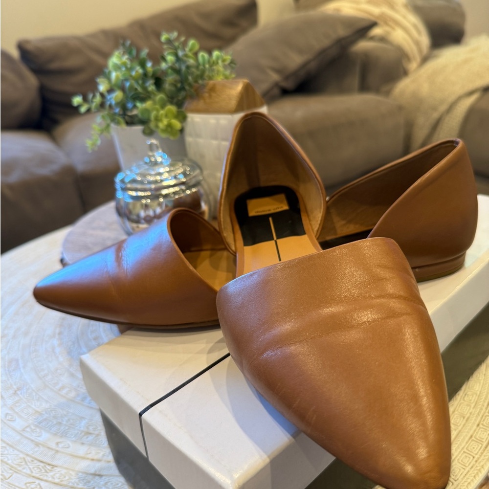 Dolce Vita Tan Leather Flats Sleek Minimalist Design